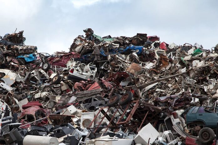 environmentalbenefitsofrecyclingscrapcars